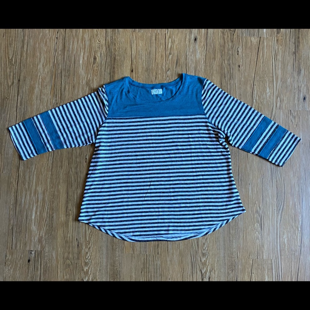 Women’s Maurices 3/4 length sleeve top